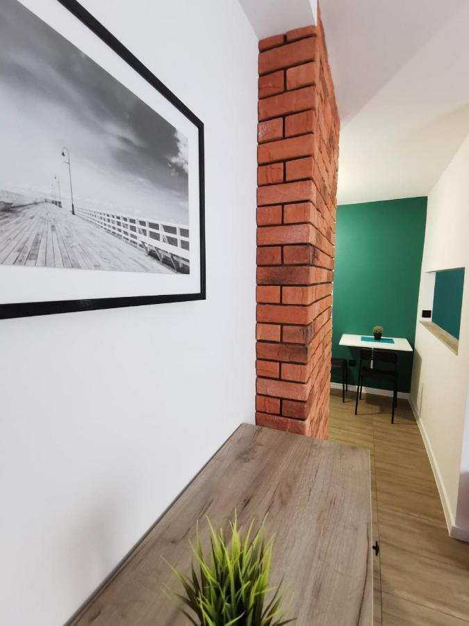 Apartament Ajrisa 6 Apartment Czestochowa Bagian luar foto